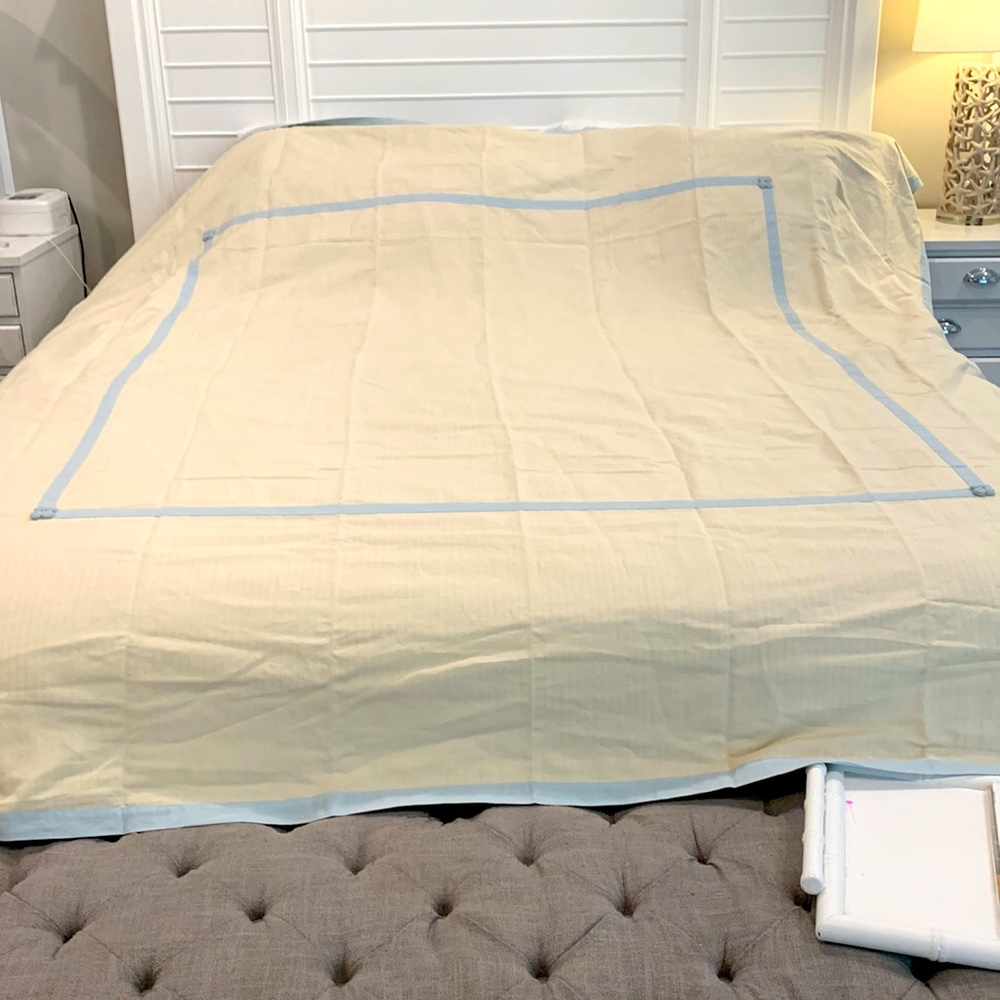 NWOT Ralph Lauren French blue and antique white queen duvet cover